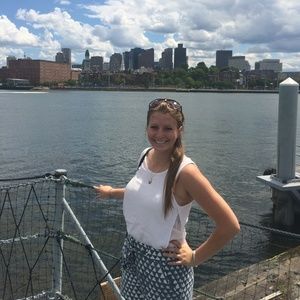 Meet your Posher, Julia